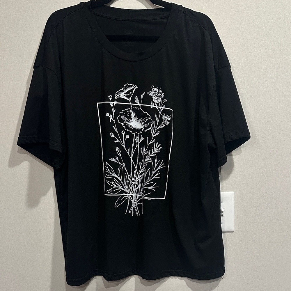 SHEIN Black Short Sleeve Tee with White Floral Design